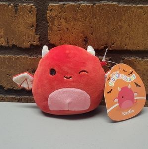 Karlie (Red Devil Bat) 4 Inch Halloween Squishmallow Kellytoy Squishmallows. NEW